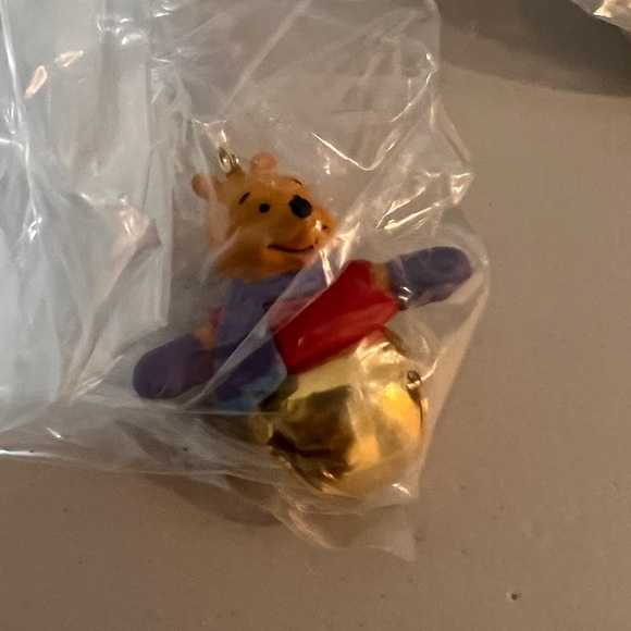 Hallmark Keepsake Disney Winnie The Pooh Collection Ring-A-Ling Pals 2003 Minis - Picture 6 of 9